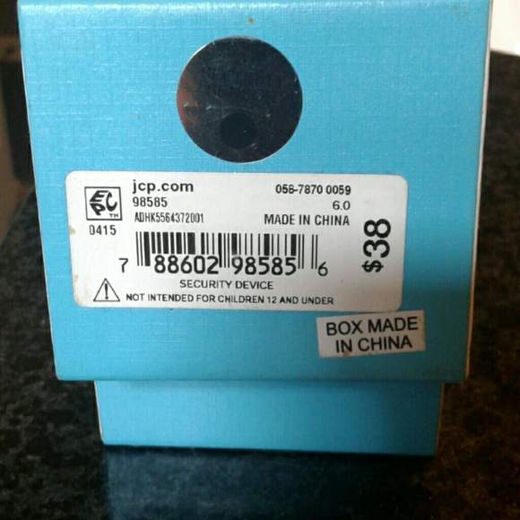 Ring - Picture 2 of 2